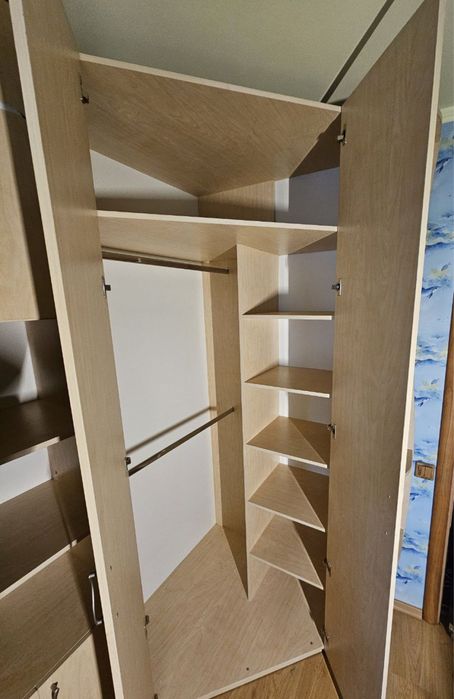 Комплект меблів в дитячу кімнату