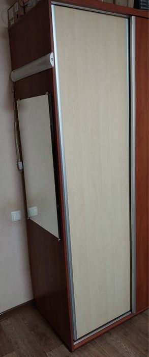Продам шафу купейну