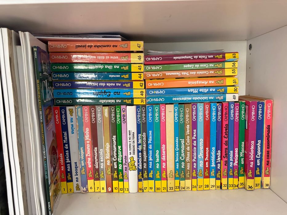 Coleção de 44 livros uma aventura