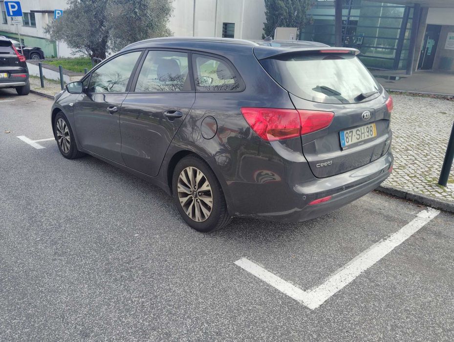Kia 2016 /12.  Com todo o Histórico