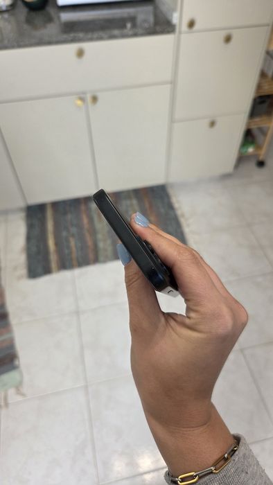 iPhone 15 - Black - 256 gb
