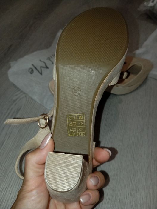Sapatos de salto novos tamanho 41