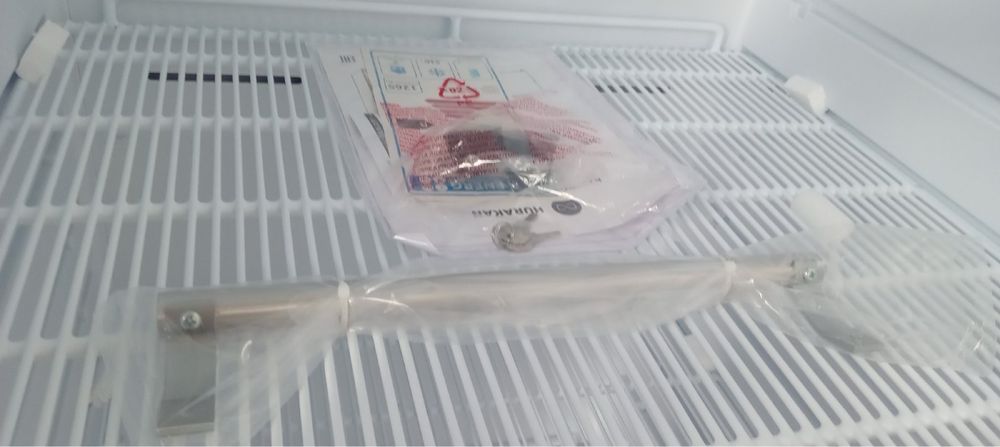 Шафа холодильна 500 л HURAKAN HKN-RCS510V холодильник