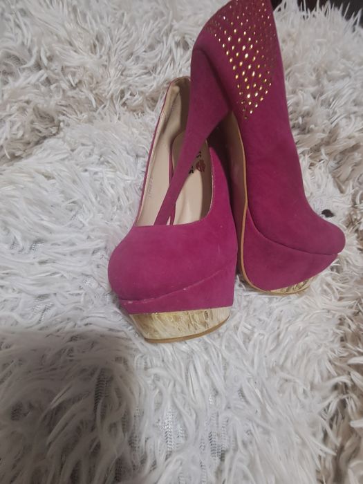 Sapato de senhora novo nr 37