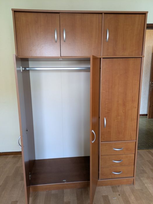 Armário/ Guarda roupa