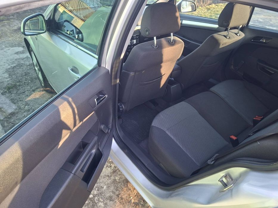 Opel Astra H, 2010 рік