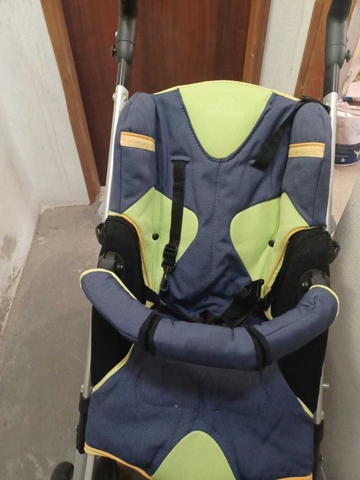 Carrinho de passeio mais ovo