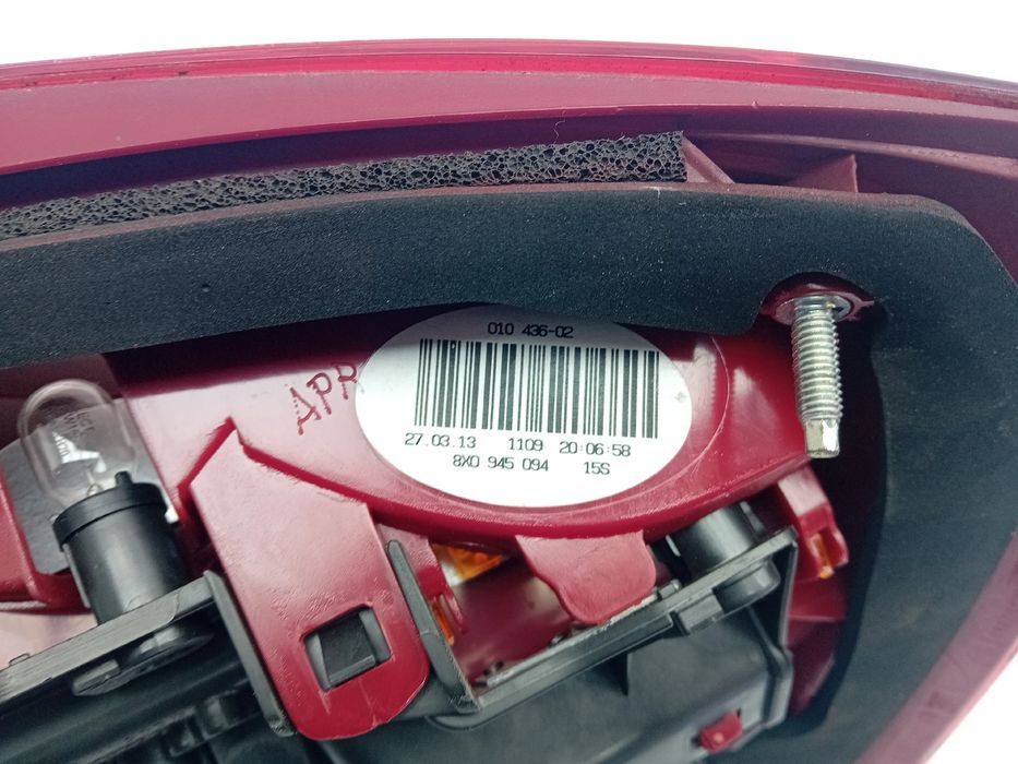 Farolim direito AUDI A1 Sportback (8XA, 8XF)