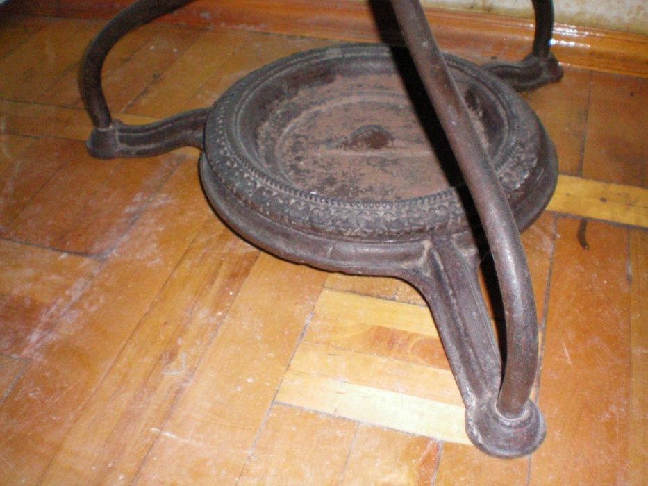 Антиквариат-вешалка коридорная, 1904 года изготовления