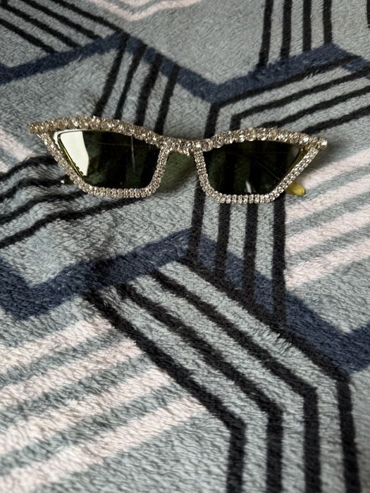 сонцезахисні окуляри зі стразами "котяче око"