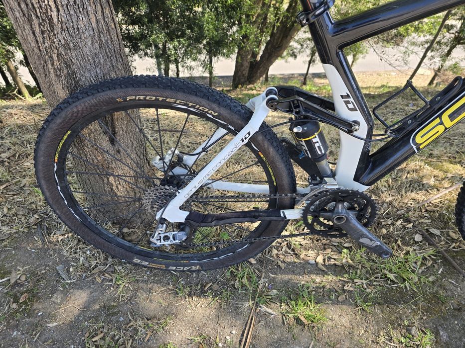 Scott genius L carbono
