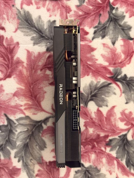 RX 7600 XT 16GB – Excelente estado