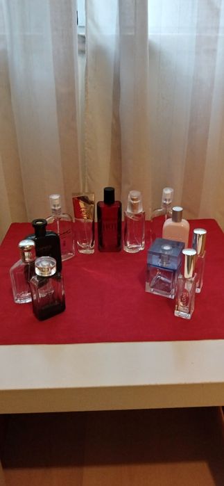 Frascos de perfume, vazios