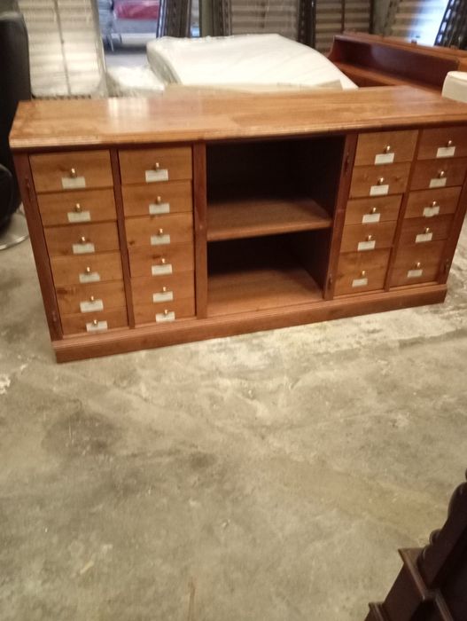 Vendo este móvel muito bonito bom estado