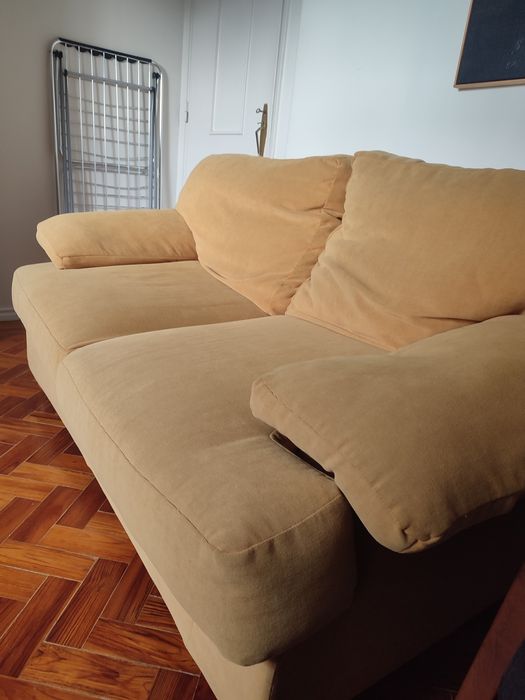 Sofá Amarelo (bom estado)