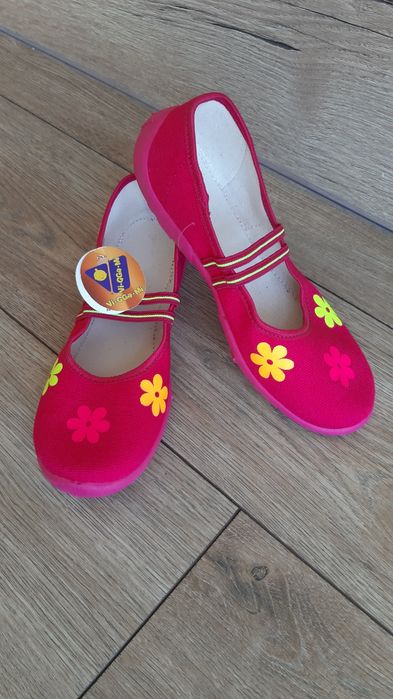 Nowe kapcie Viggami rozmiar 36 jak 34 długość wkładki ok 22cm