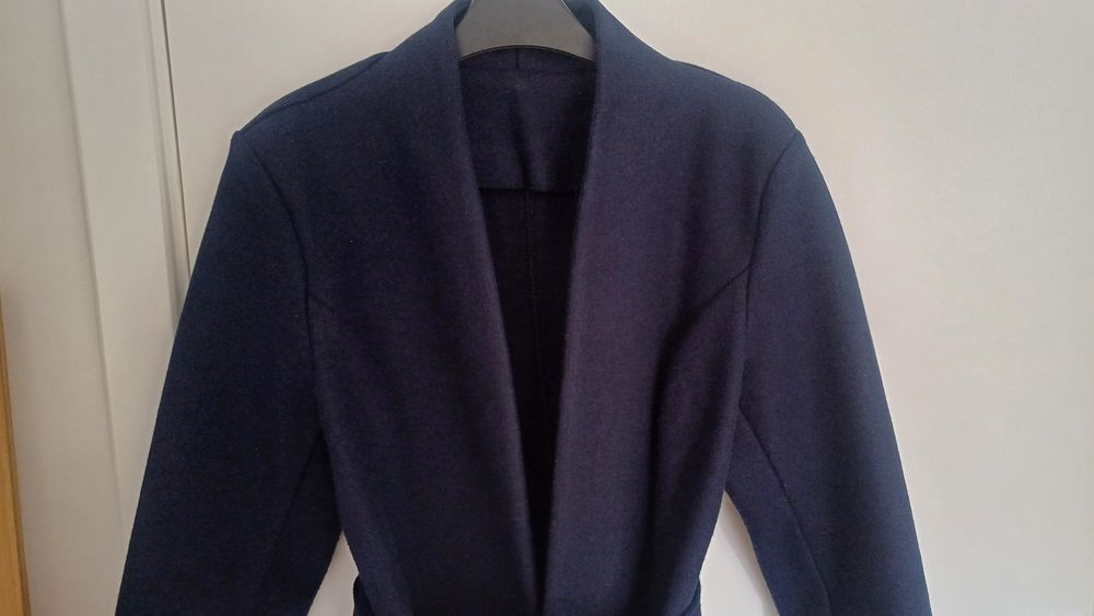 Casaco com cinto (NOVO)- M