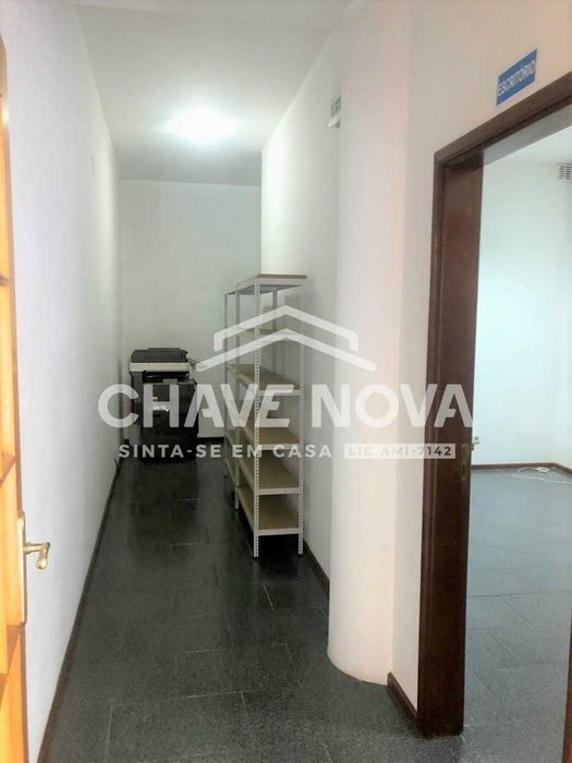 Loja c/montra em Mafamude (Junto ao colegio Bonança)