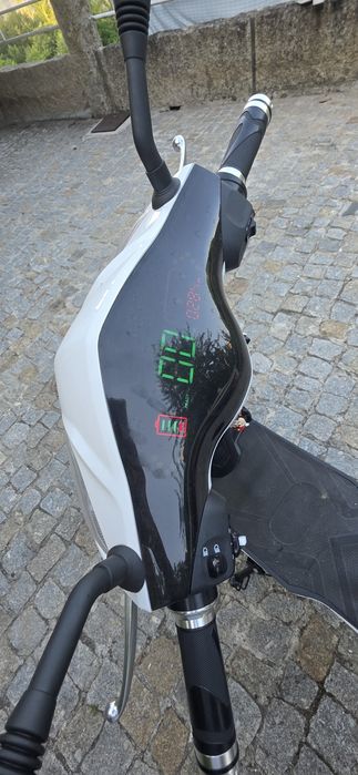Scooter eléctrica