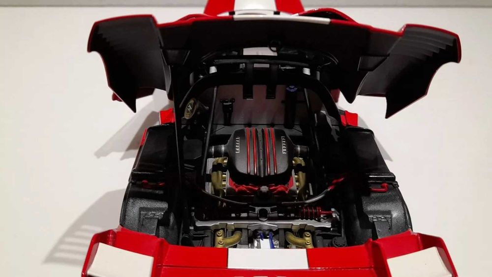 1/18 ferrari fxx 2005 (hotwheels elite)