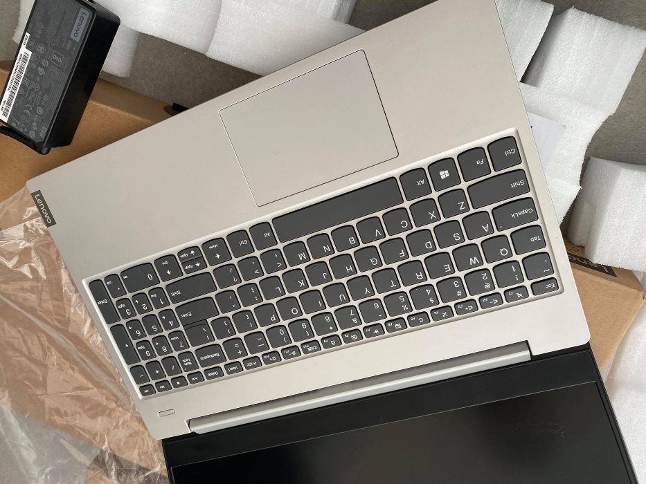Fabrycznie Nowy Lenovo S340-15API 8GB/256GB SSD AMD Ryzen/Gw.17mc!
