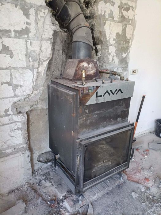 Kominek z płaszczem wodnym Lava