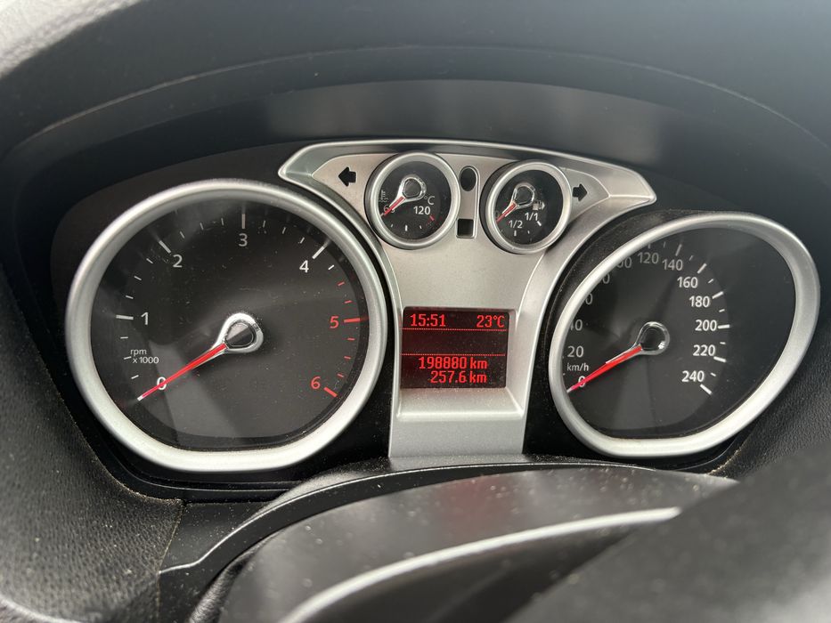 Ford kuga 2011 rok