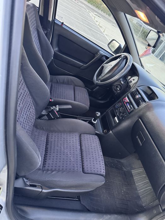 Opel Astra Caravan — fotografia 6