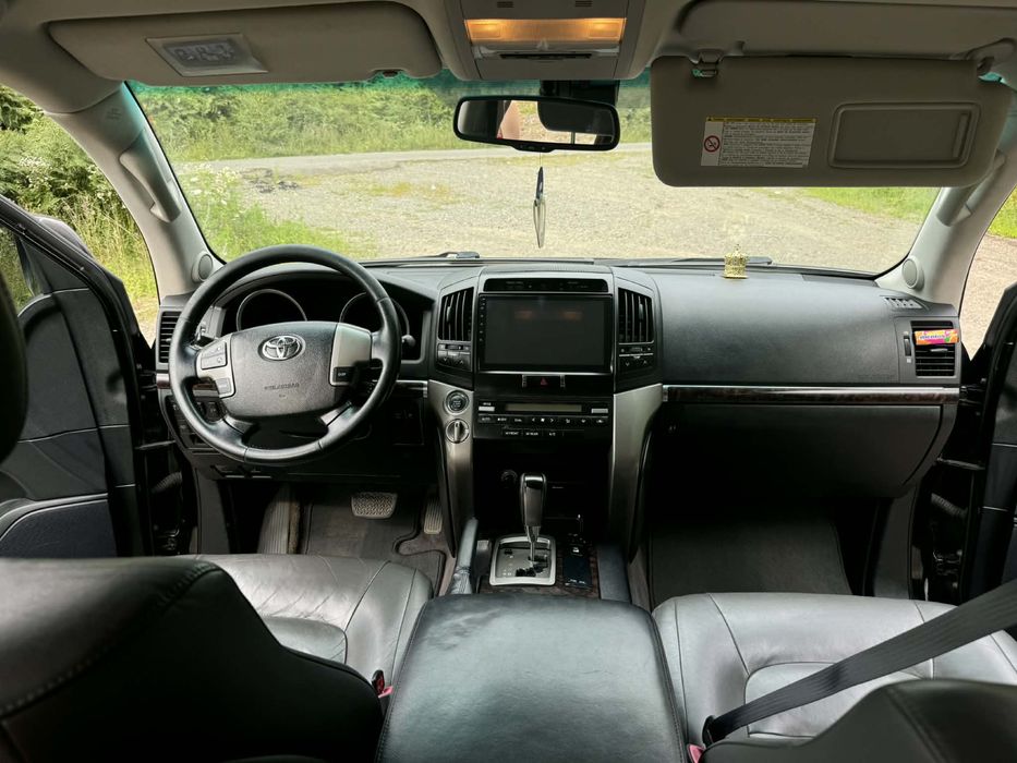 Toyota LC200 4,5 дизель