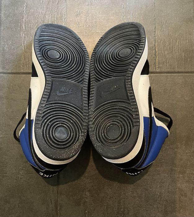 Кроссовки Nike в хорошем состоянии.