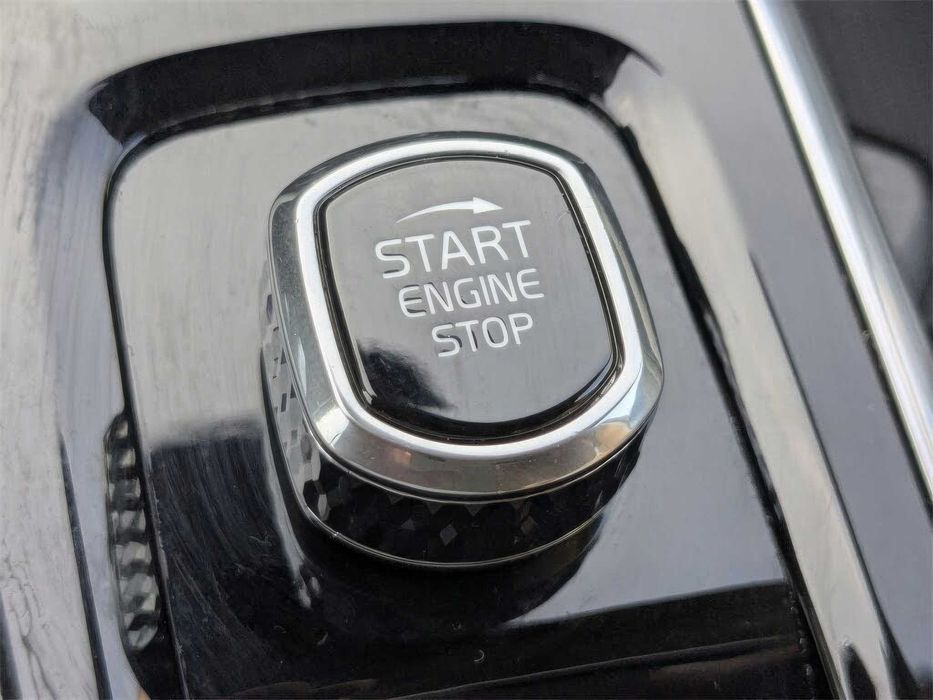 Volvo XC90 B6 Ultimate Bright Theme 6-Passenger      2023