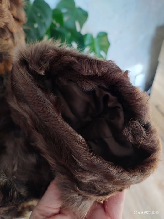 Futro z karakuł, brązowe.