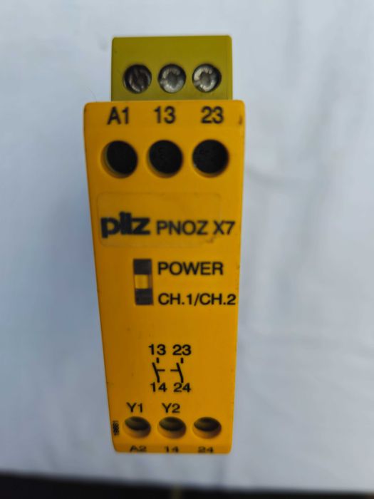 Przekażnik bezpieczenstwa Pilz  24V - 6Am.