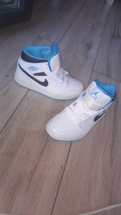 Sprzedam nowe Jordany mid 1