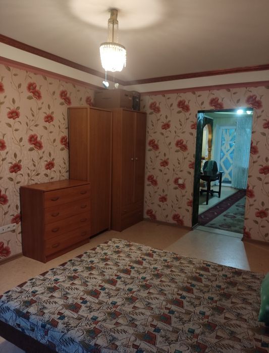Оренда двокімнатної Двірцева.