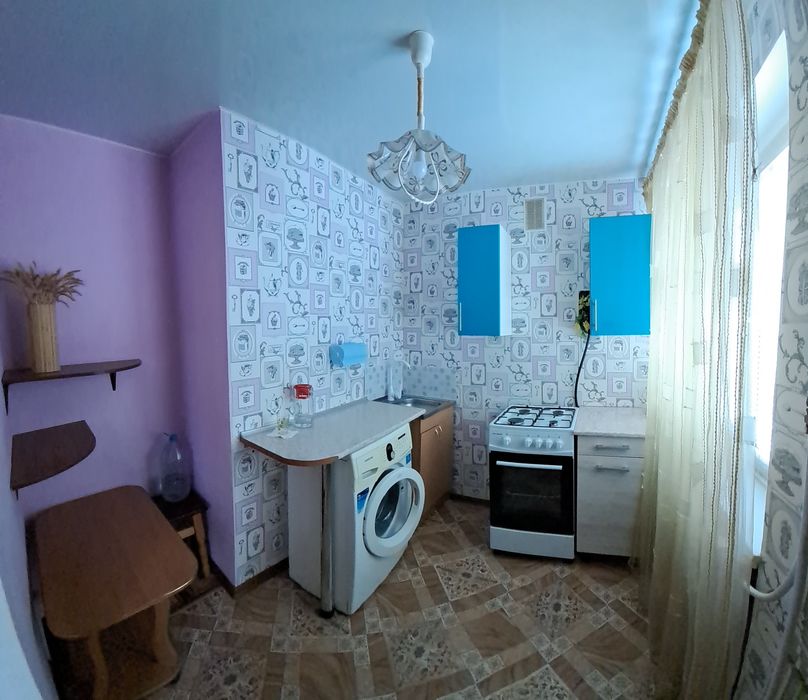 Продам двух комнатную кв. в  Гвардейском.