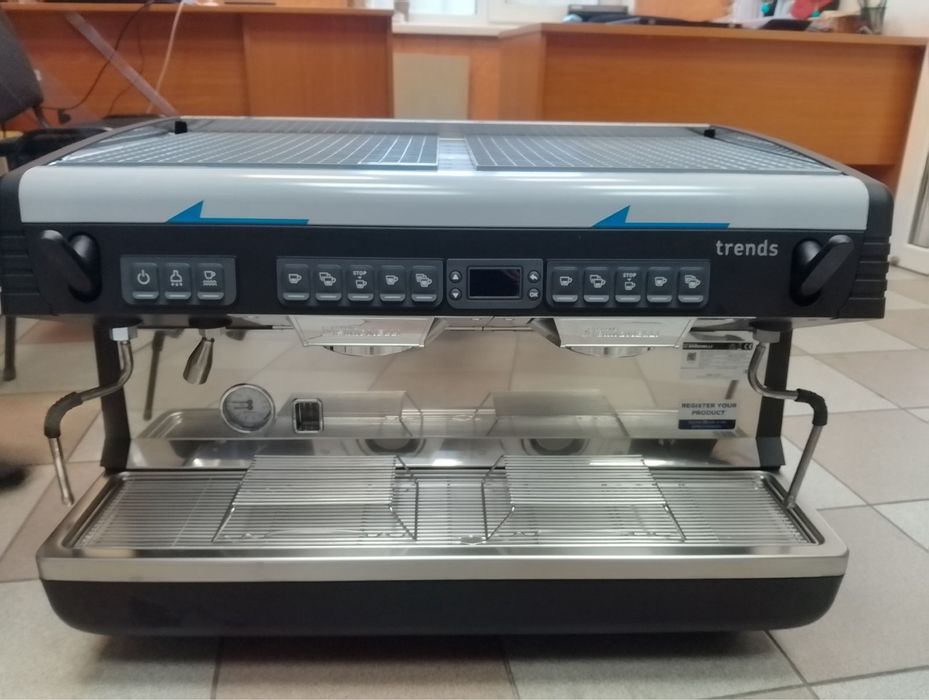Професійна кавомашина  Nuova Simonelli Appia Life Timer 2Gr