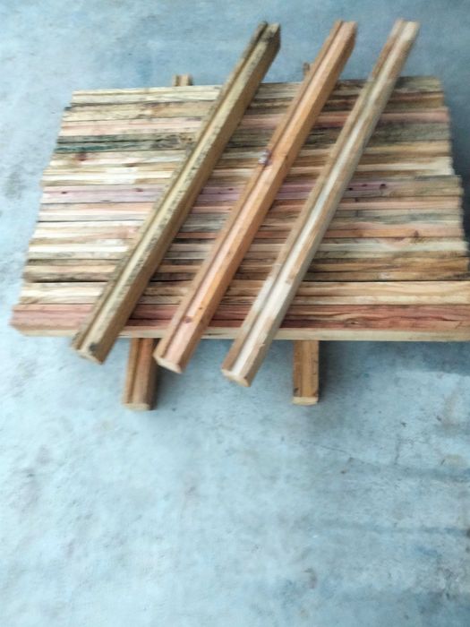 Barrotes em madeira com rebaixo para fita