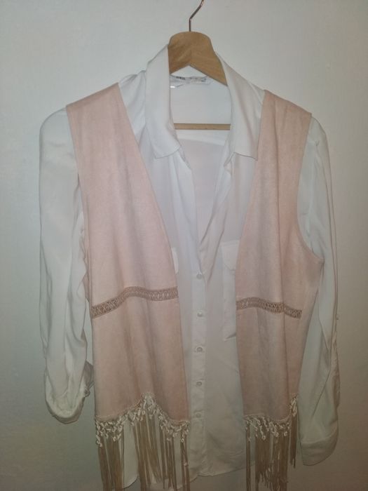 Kamizelka pudrowy róż S/M wiskoza/zamsz, Boho styl - frędzle