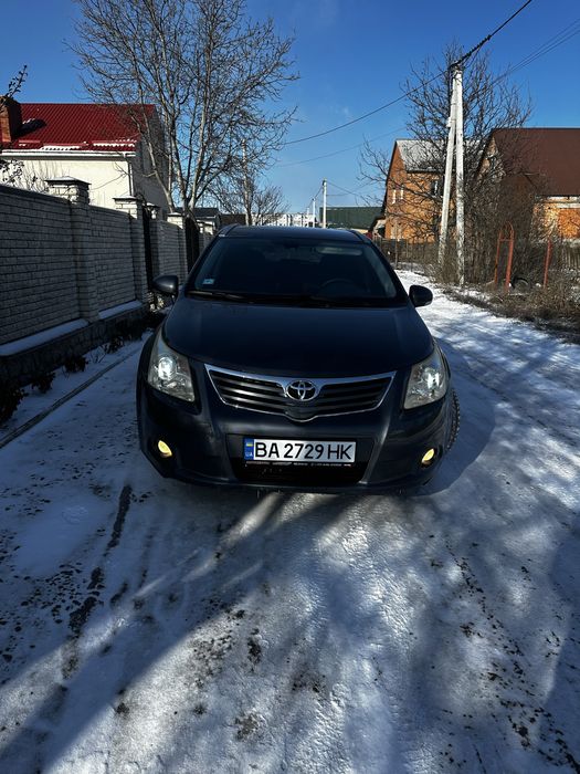 Toyota Avensis 1.8 бензин