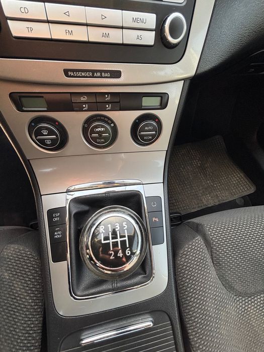WV Passat B6 2.0 tdi 140cv - Apenas 115 000km