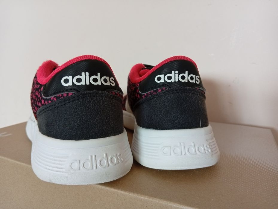Дитячі кросівки Adidas Lite Racer  з квітковим принтом