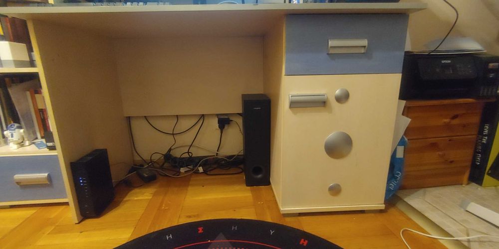 Zestaw mebli młodzieżowych