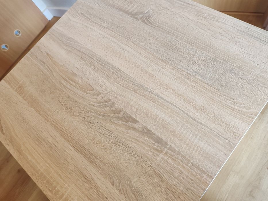 Stolik. Black Red White