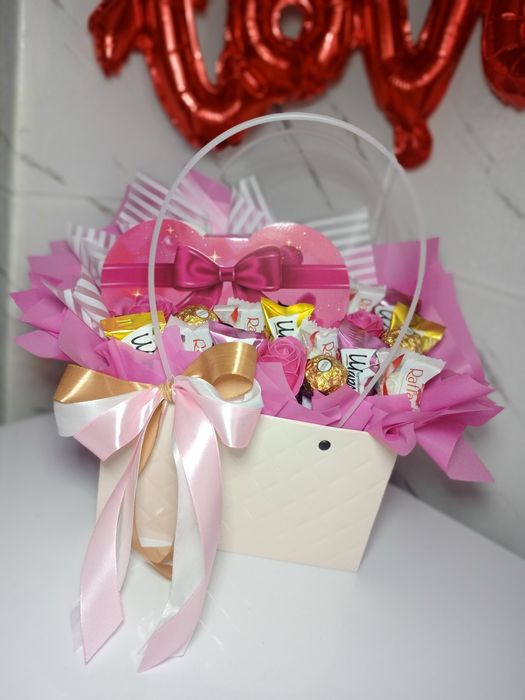 Букети з цукерок,солодкі букети, букет з сухофруктів,смачні букети