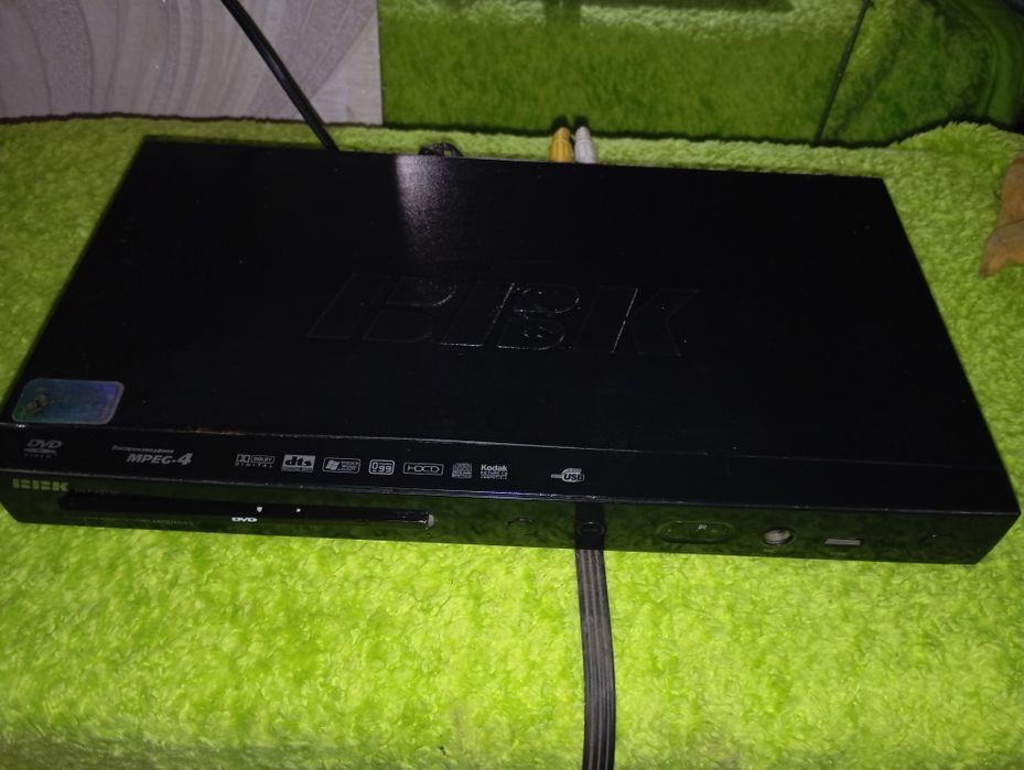 DVD Поддерживает воспроизведение дисков DVD и MPEG-4