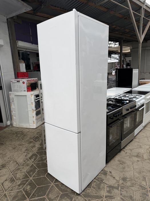 Холодильник сухоі заморозки Blomberg KNM4760N