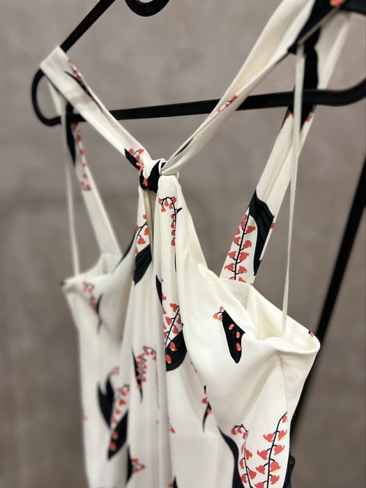 Комбінезон Zara з конваліями , розмір s