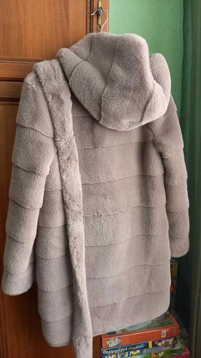 Шуба з капюшоном