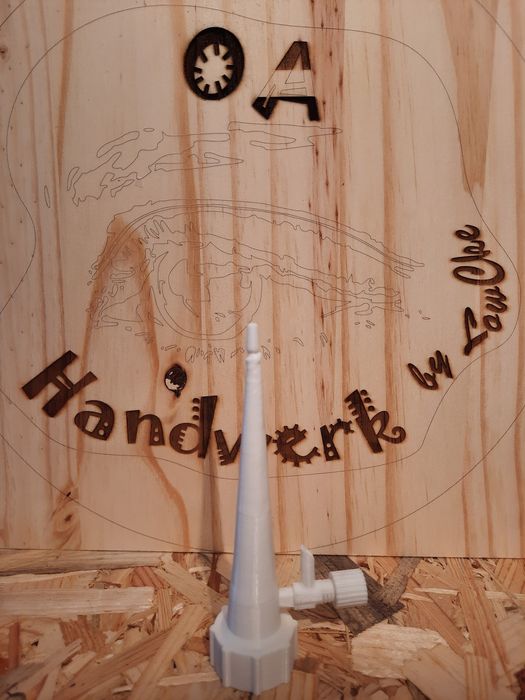 Regador de Plantas por Gravidade com Ajuste